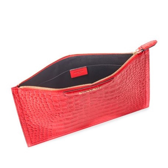 ❌SOLD❌Givenchy - Authentic Antigona Med Red Pouch - Picture 3 of 8